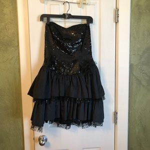 Betsey JOHNSON black sequined strapless dress